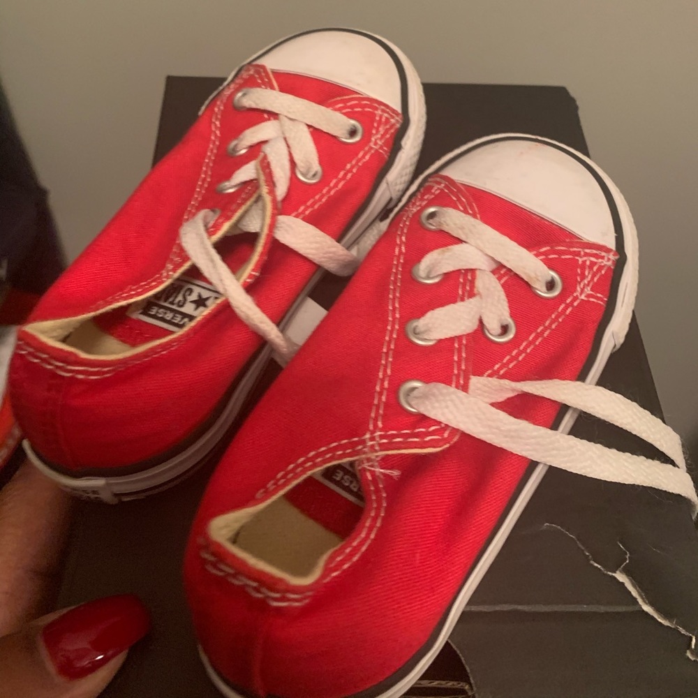 Converse red